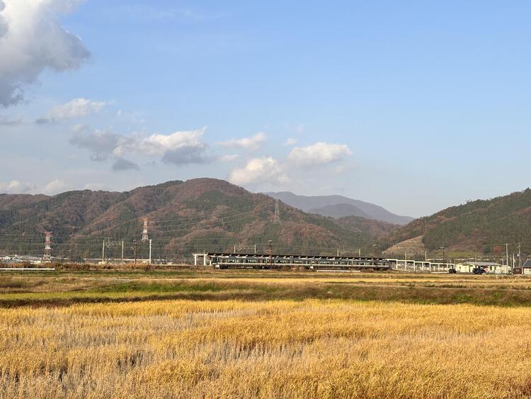 余呉駅発車.jpg