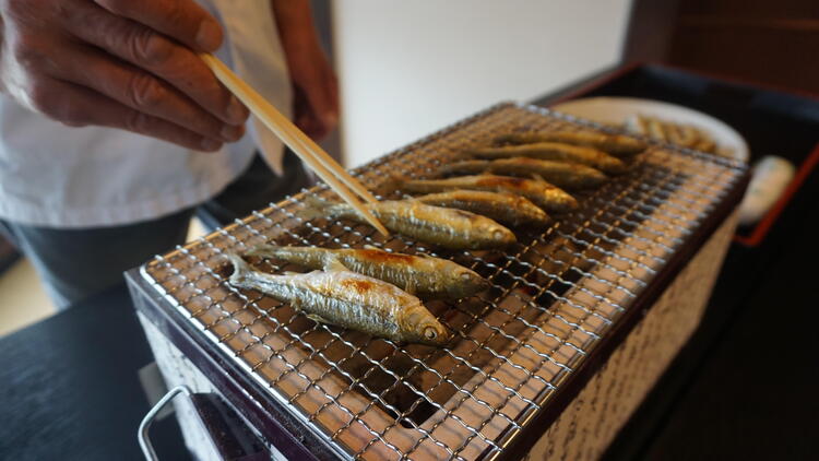 ホンモロコの素焼き