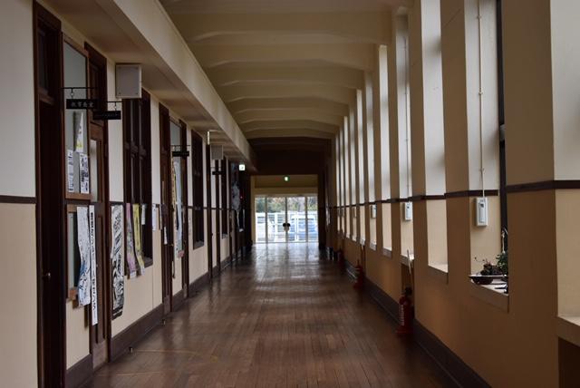 豊郷小学校廊下