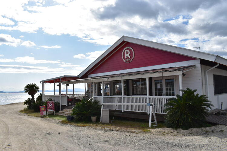 R cafe 外観