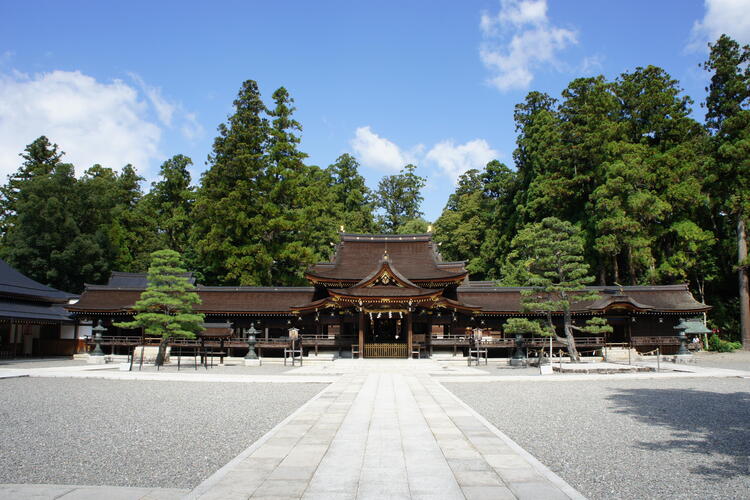 社殿正面(新).jpg